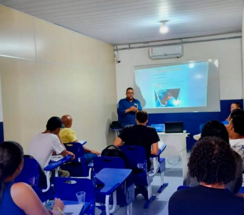 Capacitação profissional prática de instalação de rastreadores DMV